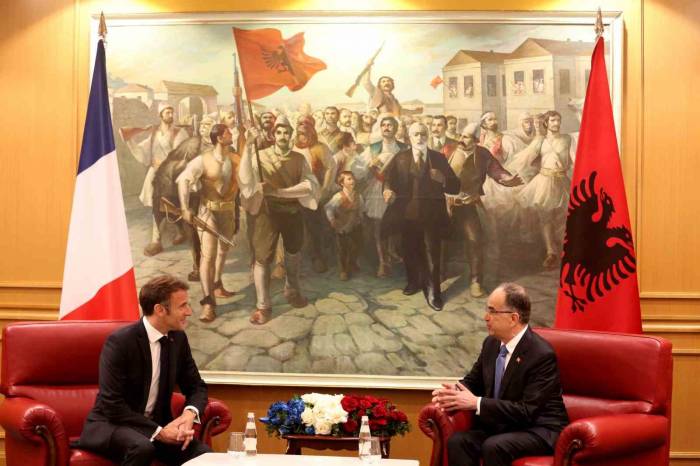Fransa’dan Arnavutluk’a Tarihi Ziyaret