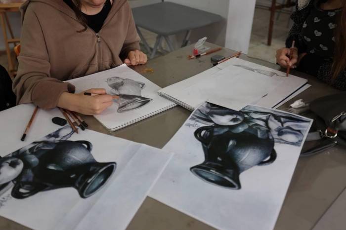 Kadınlar Hem Eğleniyor Hem Öğreniyor