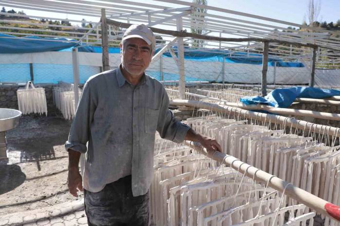 Depremzedelerin Sucuk Ve Pestil Telaşı