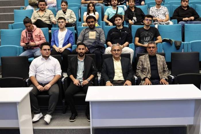 Başkan Alim Işık, Öğrencilerle Bir Araya Geldi