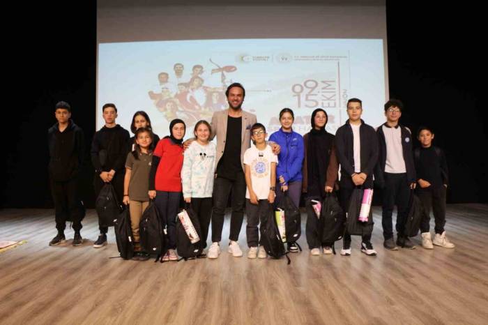 Milli Bilardocu Savaş Bulut Sporcularla Buluştu