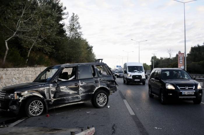 Bursa’da Hızla İlerleyen Otomobil Önündeki Araca Çarptı