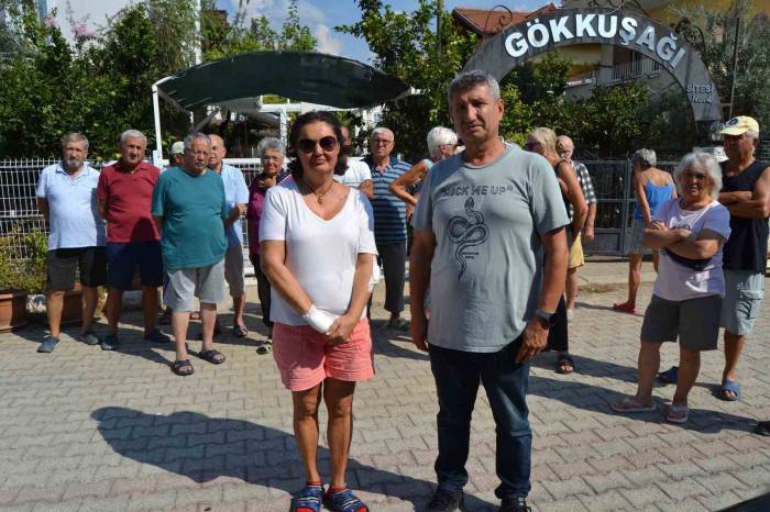 Komşusunu Bıçaklayıp, Arabaları Çizdi