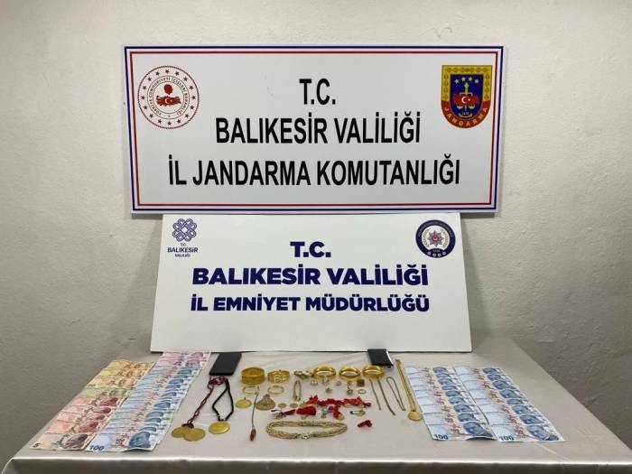 Yaşlı Çiftin Yüzünü Jasat Güldürdü
