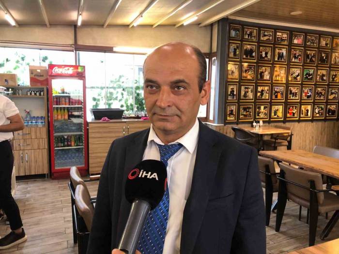 Restoranda Unutulan Altın Ve Dövizleri Polise Teslim Etti