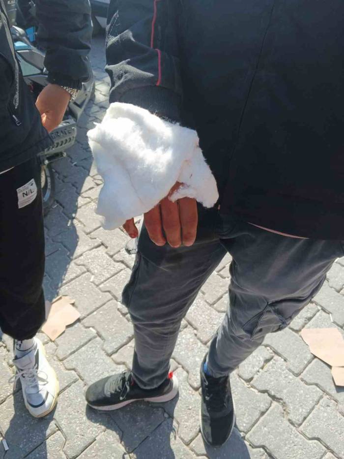 Motokuryerler İle Dönerci Arasında Park Yeri Tartışması: 2 Yaralı