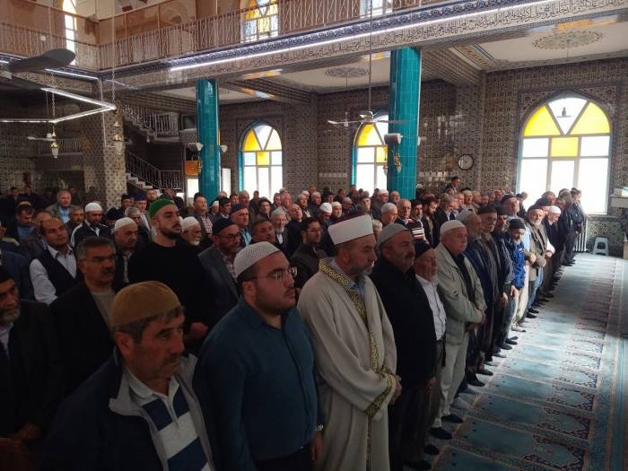 Filistin’de Hayatını Kaybedenler İçin Gıyabi Cenaze Namazı Kılındı