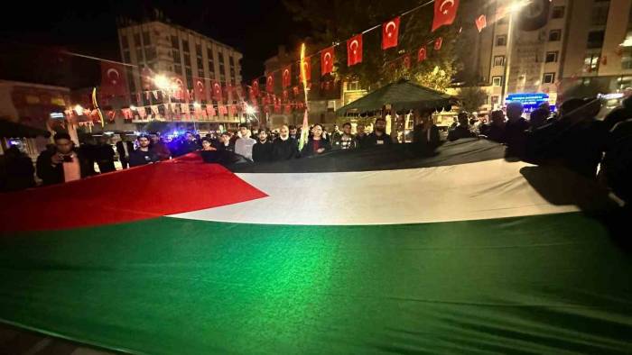 Elazığ’da Eller Semaya Filistin İçin Açıldı