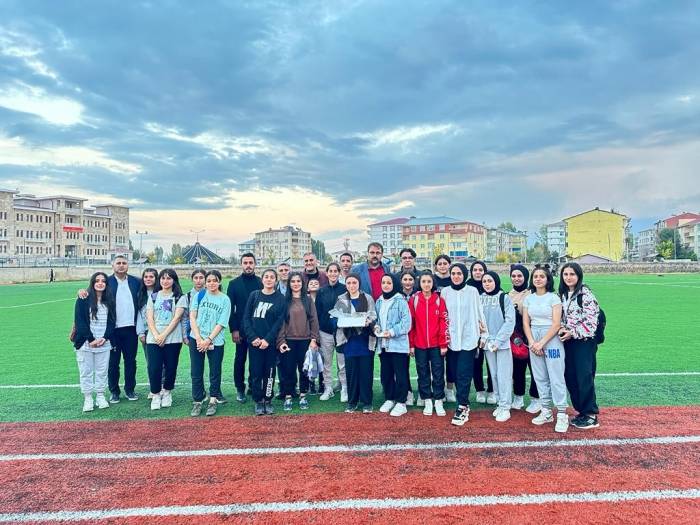 Bulanık’ta Kadın Futbol Takımı Kuruldu