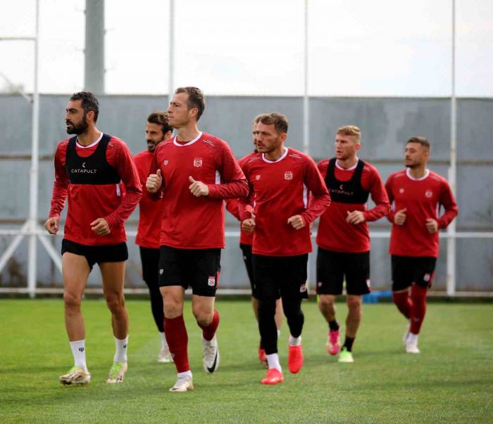 Sivasspor’da Kasımpaşa Mesaisi Sürüyor