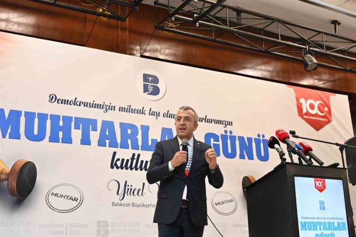 Başkan Yücel Yılmaz 20 İlçenin Muhtarlarıyla Bir Araya Geldi