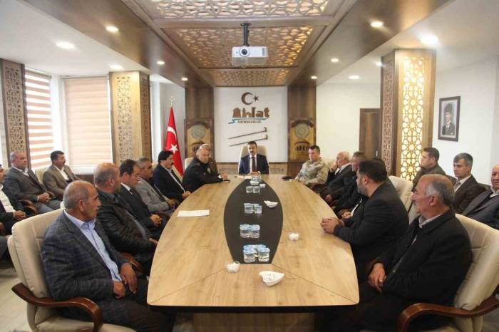 Ahlat’ta Muhtarlar Günü Kutlandı