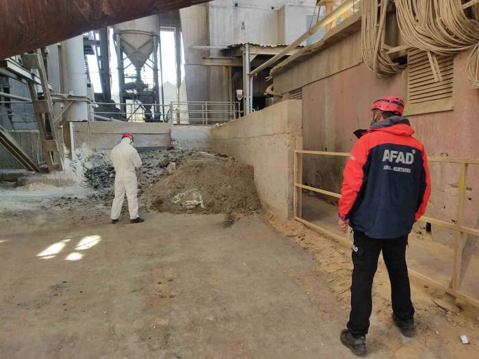 Çimento Fabrikasında Patlama: 1 Yaralı