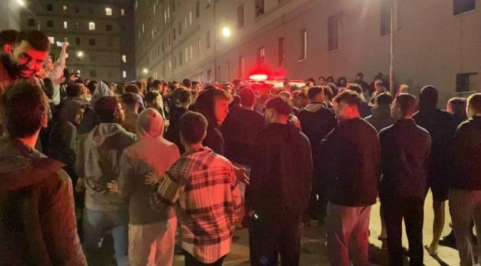 Yurtta Yemeklerin Kötü Çıktığını İddia Eden Öğrenciler Eylem Yaptı