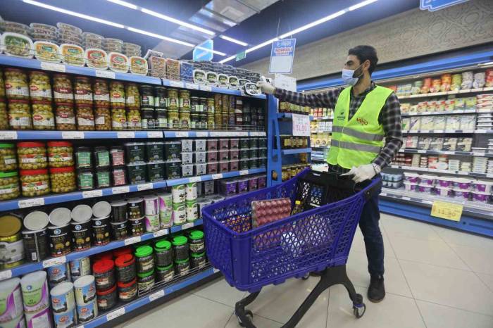 Yaşlılar "Alo" Diyor, Ekipler Yardıma Koşuyor