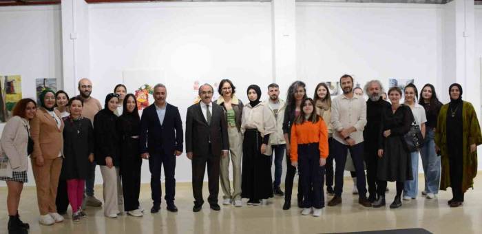 Öğrencilerinin Eserleri Sanatseverlerle Buluşuyor