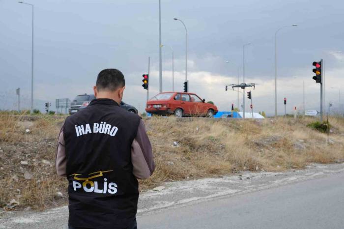 Sürücülerin ‘Ölüm Kavşağı’ Dediği Kavşakta Drone İle Trafik Denetimi Yapıldı