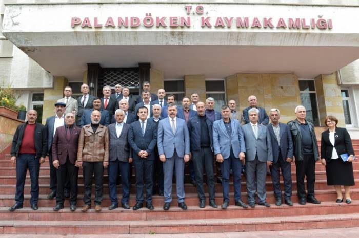 Vali Çiftçi Muhtarla Buluştu