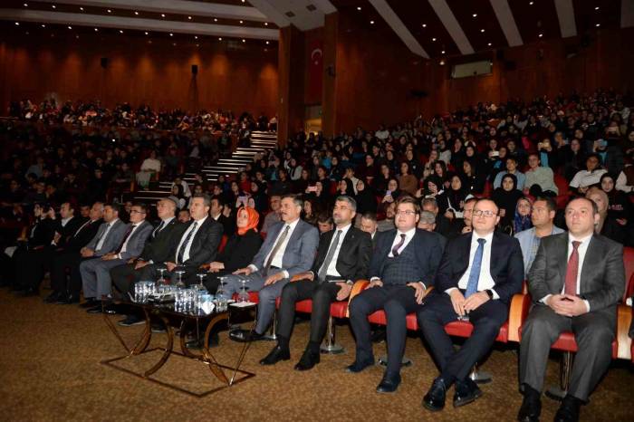 Musiki Konseri Dinleyenleri Mest Etti