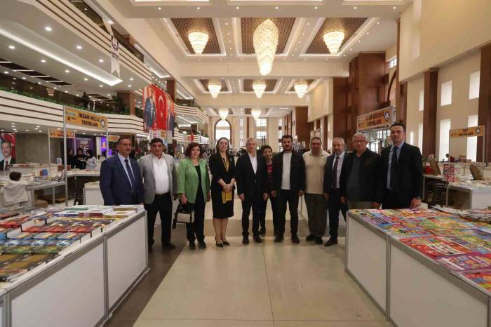 Gazeteciler Şahinbey Kitap Fuarını Ziyaret Etti