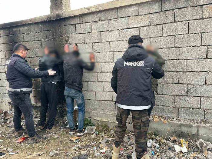 Yüksekova’da Uyuşturucu Bağımlılarına Şok Baskın