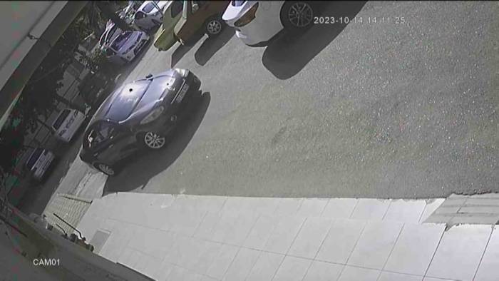 Komşusunun Otomobilini Anahtar Kopyalatıp Çaldı, Yakıt Alırken Yakalandı