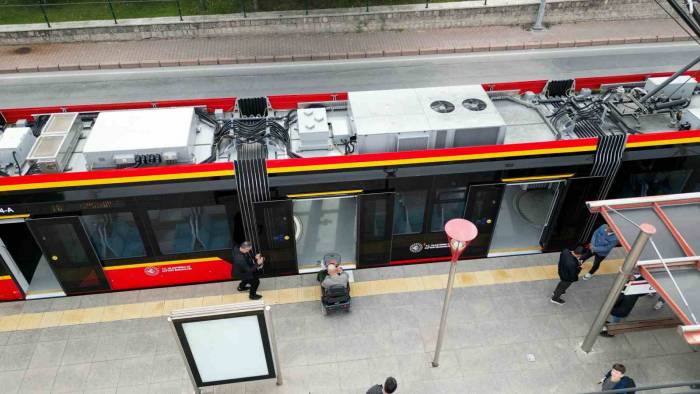 Başkan Büyükkılıç: “Engelli Vatandaşlarımız, Raylı Sistem Araçlarına Artık Daha Kolay Biniyor”