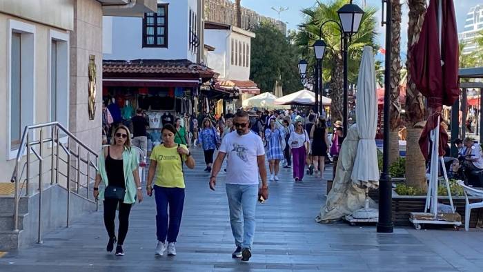 Kuşadası’nda Gemi Seferleri Devam Ediyor