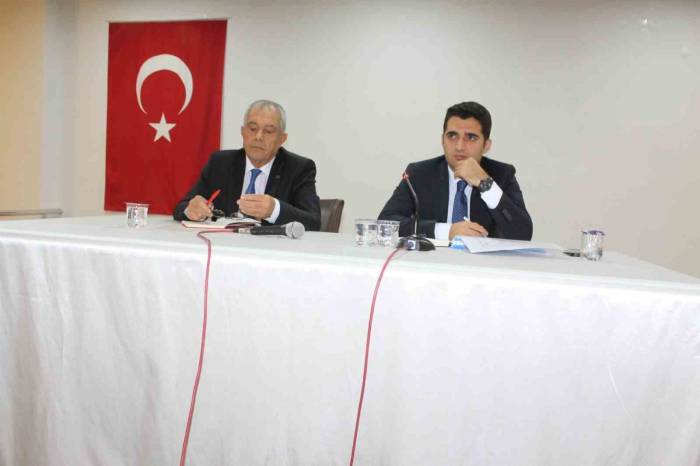 Manyas Kaymakamı Emre Yeşil Halk Toplantısı Yaptı