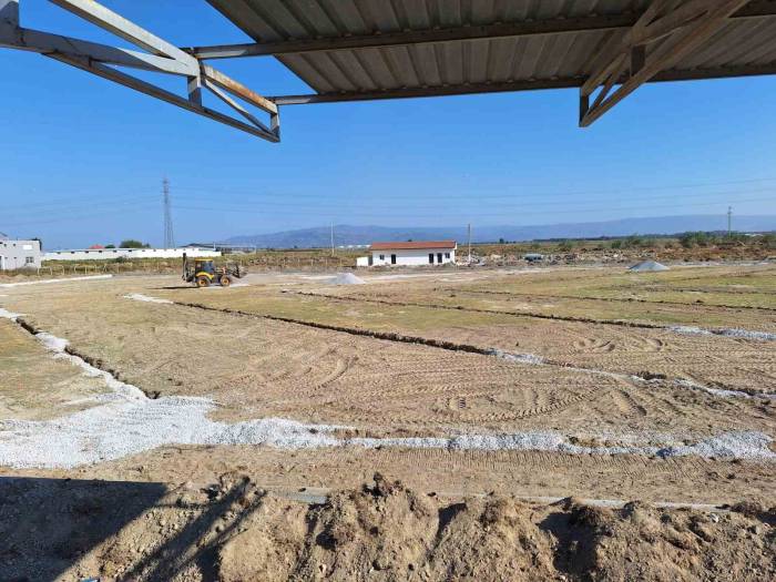 Sazlı Mahallesi’ndeki Futbolseverler Saha İçin Gün Sayıyor