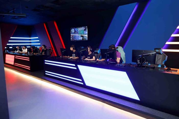 Sultangazi’de Yeni Neslin Büyük İlgi Gösterdiği E-spor’a Büyük Destek