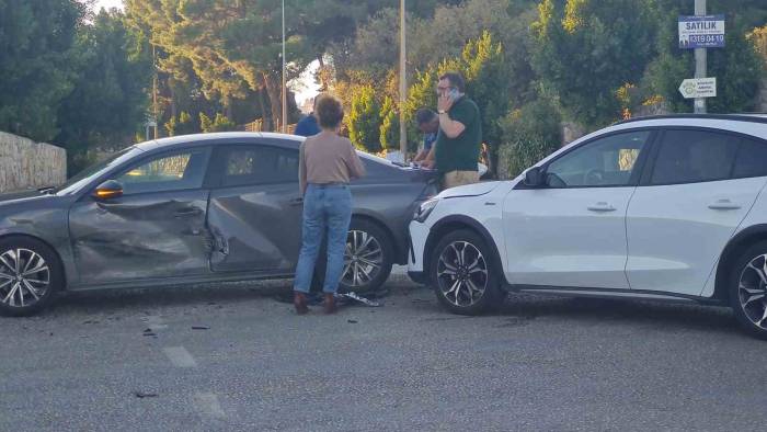 Ünlü Oyuncu Esra Akkaya Bodrum’da Kaza Yaptı