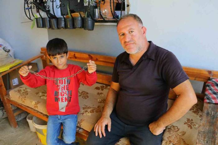 7 Yaşındaki Çocuk Akranını Okulda Zincirle Dövdü