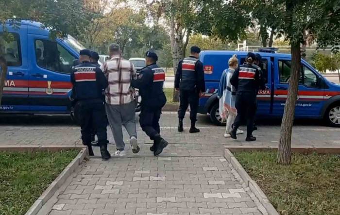 Jandarmanın Uyuşturucu Operasyonunda 1’i Kadın 2 Kişi Tutuklandı