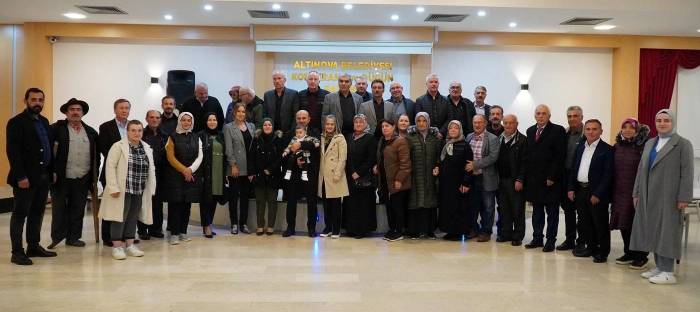 Altınova’da Muhtarlar Yemekte Buluştu