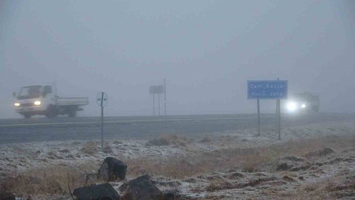 Ardahan’ın Yüksek Kesimlerinde Kar Yağış, Tipi Ve Sis Etkili Oldu