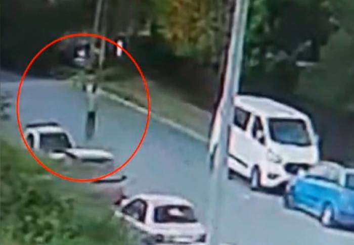 Arnavutköy’de Oto Tamircideki Araçların Teypleri Çalındı