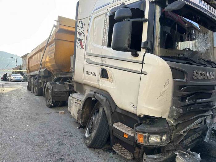 Ataşehir’de Dehşet Saçan Magandanın Sosyal Medyadaki Görüntüleri Ortaya Çıktı
