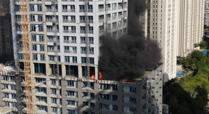 Ataşehir’de İnşaat Halindeki Rezidansta Yangın