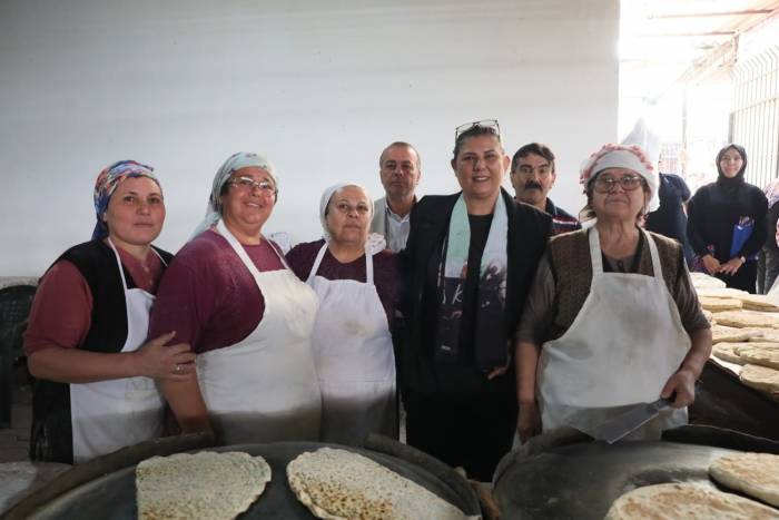 Başkan Çerçioğlu İncirliova Pazarında Vatandaşlarla Buluştu