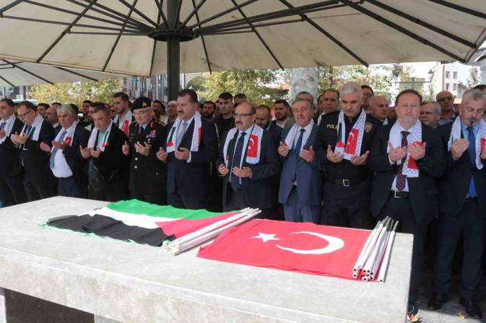 Balıkesir Filistin’in Yanında