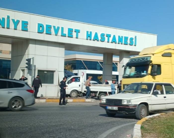 Burhaniye Devlet Hastanesi’nde ’randevusuz’ Kamyonet