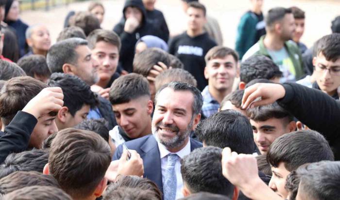 Başkan Şerifoğulları, Eğitimci Ve Öğrencilerle Bir Araya Geldi