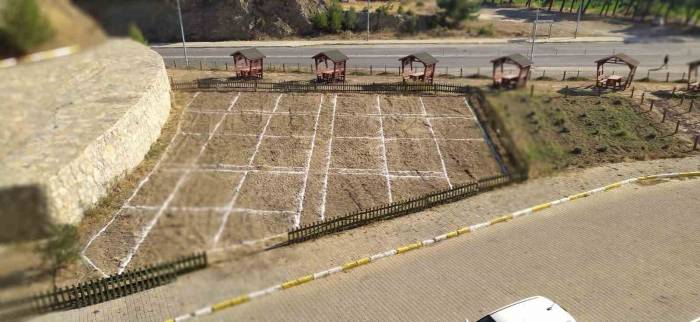 Burhaniye Uygulamalı Bilimler Fakültesinde Hobi Bahçesi Projesi