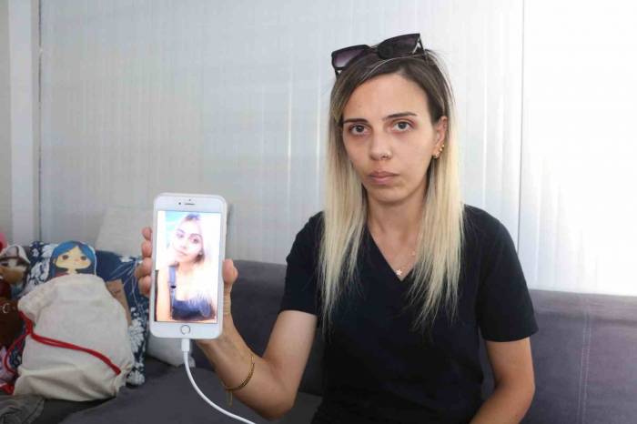 Enkazdan Çıkarılan Kardeşinin Hafıza Kaybı Yaşadığını Düşünen Kadın, Aylardır Gelecek Haberi Umutla Bekliyor