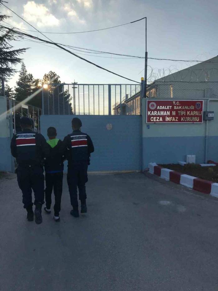 15 Yıl Kesinleşmiş Cezası Bulunan Firari Hükümlü Jandarmanın Yol Kontrolünde Yakalandı