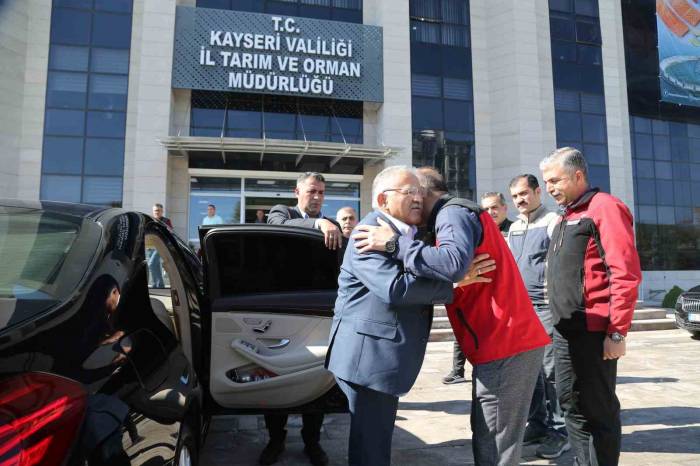 Başkan Büyükkılıç’tan İl Tarım Ve Orman Müdürü Saklav’a Hayırlı Olsun Ziyareti