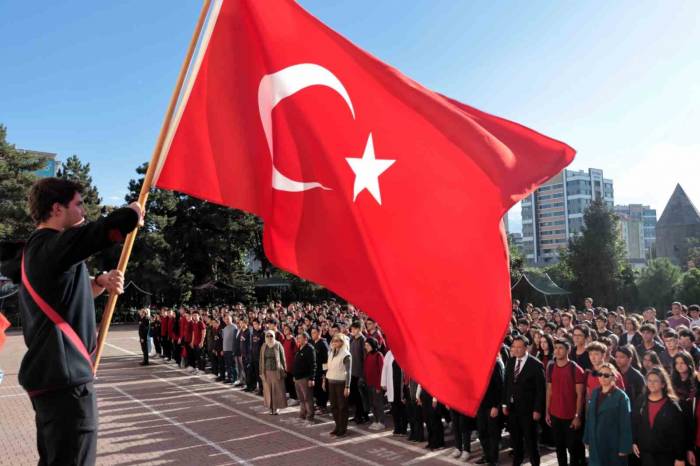 Kayseri’de Okullarda Filistin İçin Saygı Duruşu