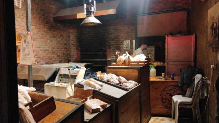 Ekipler Soğutma Çalışması Yaptı, Onlar Ekmek Pişirdi