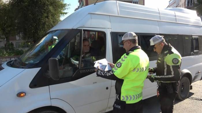 Samsun’da 14 Okul Servis Aracı Trafikten Men Edildi